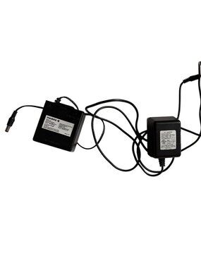 Medela Pump In Style Battery Charger And AC Adaptor (Power Cord)-GUC